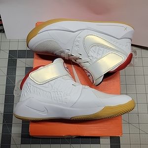 Nike Team Hustle D 9 Size 12c